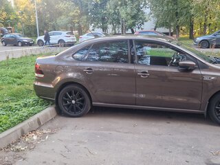 2019 Volkswagen Polo V Рестайлинг, коричневый, 1350000 рублей, вид 3