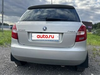 2013 Skoda Fabia II Рестайлинг, серебристый, 699000 рублей, вид 5
