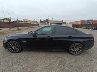 2013 BMW 5 серии 520i VI (F10/F11/F07), чёрный, 1600000 рублей, вид 2