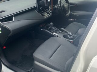 2019 Toyota Corolla XII (E210), белый, 1800000 рублей, вид 5
