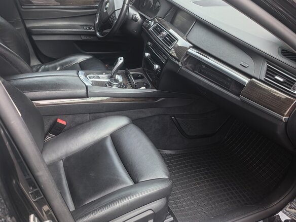 2013 BMW 7 серии Long 740Li xDrive V (F01/F02/F04) Рестайлинг, чёрный, 1559000 рублей - вид 5