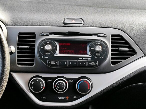 2011 Kia Picanto II, коричневый, 799000 рублей - вид 8