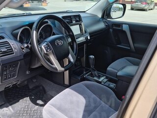2010 Toyota Land Cruiser Prado 150 Series, бежевый, 2499000 рублей, вид 3