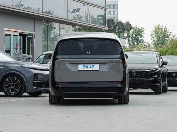 2026 Li Auto (Lixiang) Mega, серый, 11200000 рублей - вид 6