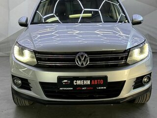 2011 Volkswagen Tiguan I Рестайлинг, серебристый, 1125000 рублей, вид 2
