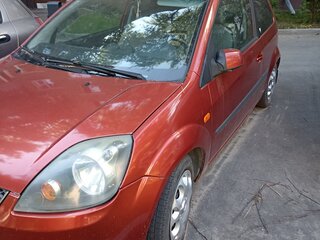 2008 Ford Fiesta Mk5, красный, 319000 рублей, вид 1