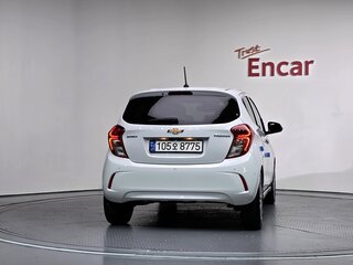 2022 Chevrolet Spark IV Рестайлинг, белый, 970000 рублей, вид 4