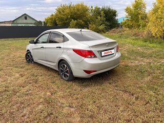 2016 Hyundai Solaris I Рестайлинг, серебристый, 600000 рублей, вид 5