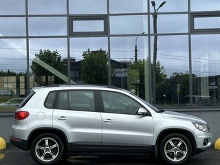2011 Volkswagen Tiguan I Рестайлинг, серебристый, 959000 рублей, вид 4