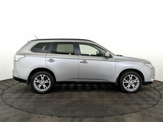 2014 Mitsubishi Outlander III, серебристый, 2300000 рублей, вид 4