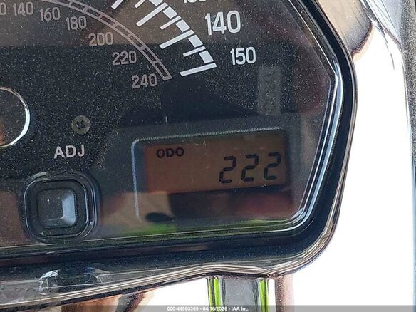 2025 Suzuki Boulevard M109R, чёрный - вид 4