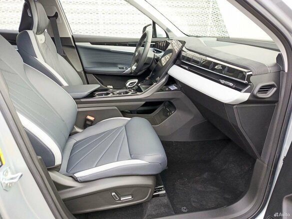 2025 Geely Atlas II, серебристый, 3717190 рублей - вид 8