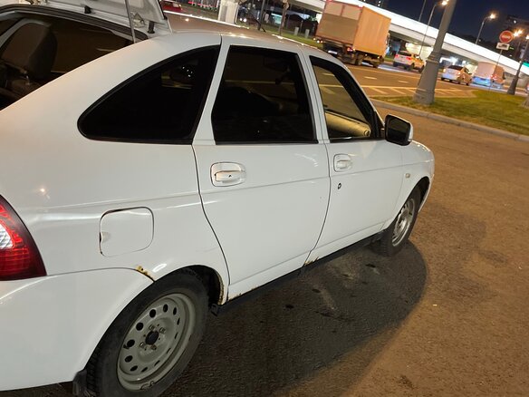 2011 Lada (ВАЗ) Priora I, белый, 320000 рублей - вид 4