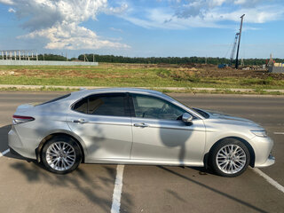 2019 Toyota Camry VIII (XV70), серый, 3250000 рублей, вид 2