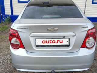 2013 Chevrolet Aveo II, серебристый, 690000 рублей, вид 4