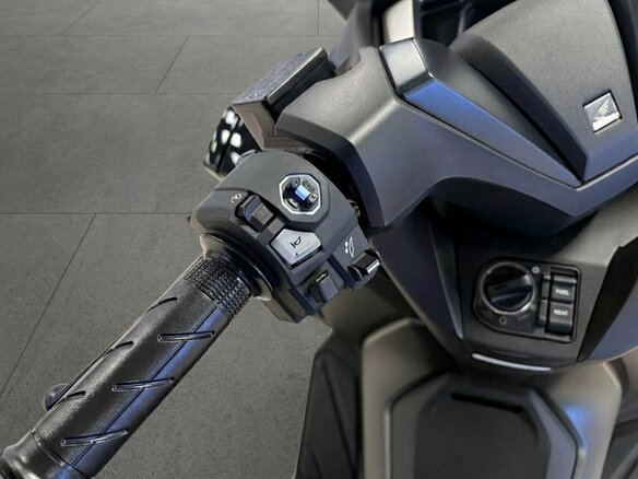 2026 Honda Forza, чёрный, 950000 рублей - вид 6