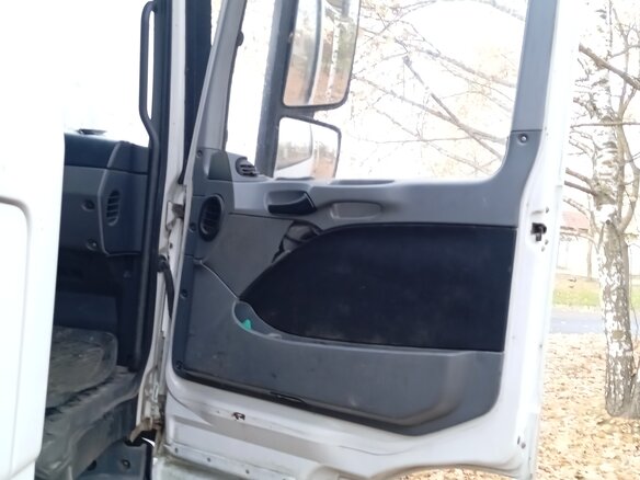 2011 Mercedes-Benz Actros, белый, 3100000 рублей - вид 16