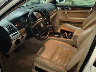 2008 Volkswagen Touareg I Рестайлинг, белый, 990000 рублей, вид 5