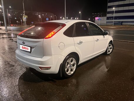 2011 Ford Focus II Рестайлинг, белый, 700000 рублей, вид 5