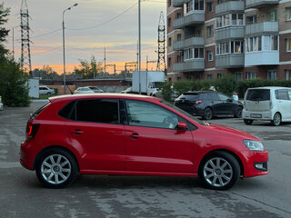 2012 Volkswagen Polo V, красный, 820000 рублей, вид 4