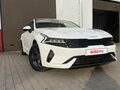 2022 Kia K5 III, белый, 1700000 рублей - вид 8