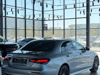2021 Mercedes-Benz E-Класс 300 e V (W213, S213, C238) Рестайлинг, серебристый, 5350000 рублей, вид 4