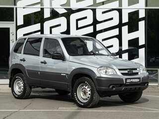 2014 Chevrolet Niva I Рестайлинг, серебристый, 539000 рублей, вид 1