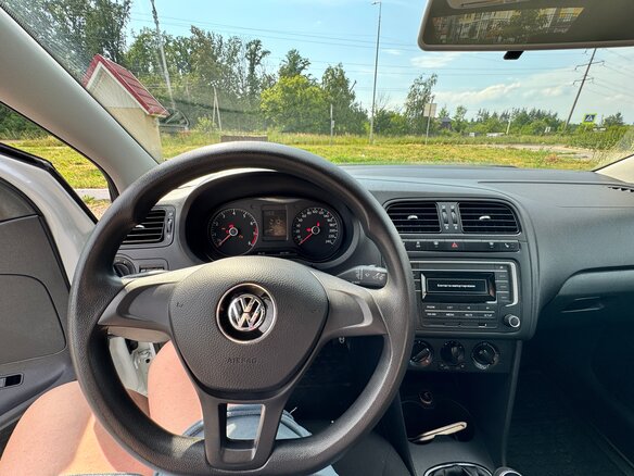 2016 Volkswagen Polo V Рестайлинг, белый - вид 14