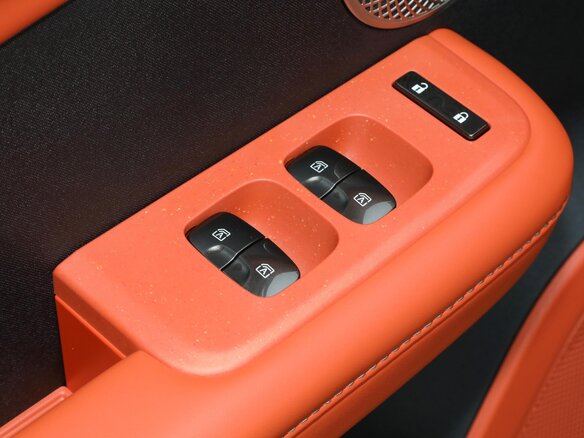 2026 Toyota bZ3X 58.3 kWh, серебристый, 3013000 рублей - вид 25