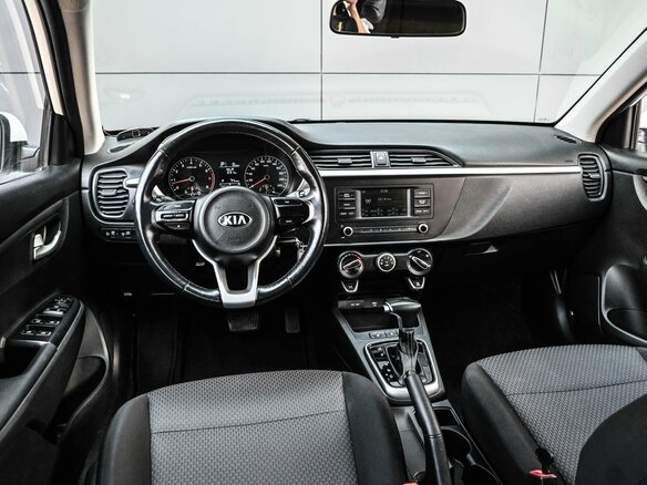 2020 Kia Rio IV Рестайлинг, белый - вид 5