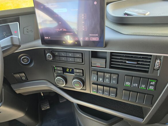 2026 Volvo FH, белый, 24777000 рублей - вид 26