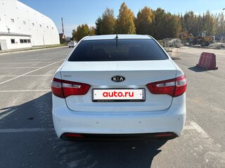 2012 Kia Rio 4-speed III, белый, 700000 рублей, вид 1