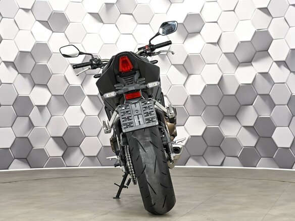 2025 Honda CB 650R, чёрный, 1177000 рублей - вид 5
