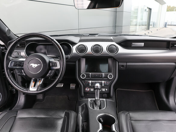 2022 Ford Mustang VI Рестайлинг, чёрный, 3750000 рублей - вид 13