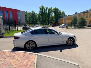 2019 BMW 5 серии 530i xDrive VII (G30/G31/G38), белый, 3830000 рублей, вид 5