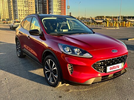 2022 Ford Escape IV, красный, 2480000 рублей, вид 1