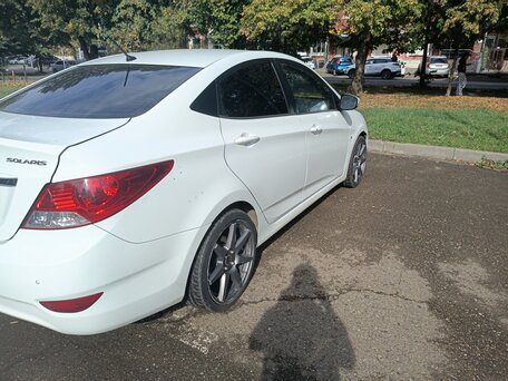 2011 Hyundai Solaris I, белый, 759000 рублей, вид 2