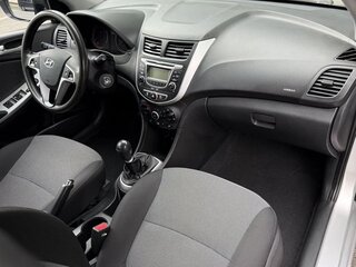 2012 Hyundai Solaris I, серый, 960000 рублей, вид 2
