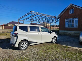 2018 Toyota Sienta II, белый, 1590000 рублей, вид 4