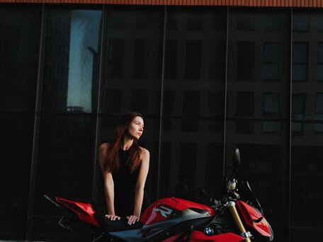 2015 BMW S 1000 R, красный, 770000 рублей, вид 2