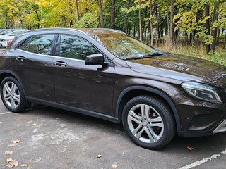 2015 Mercedes-Benz GLA 250 I (X156), коричневый, 1820000 рублей, вид 1