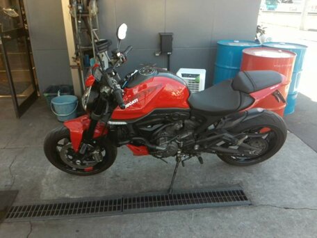2023 Ducati Monster 937, красный, 975000 рублей, вид 1