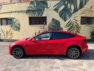 2018 Tesla Model 3 Long Range I, красный, 2400000 рублей, вид 4