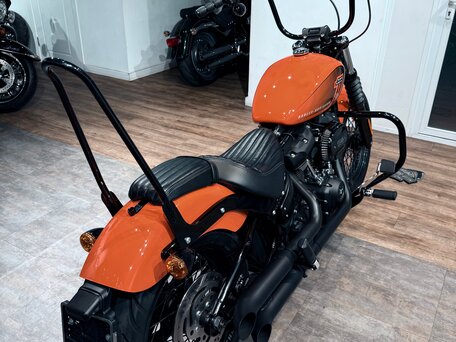 2021 Harley-Davidson Street Bob, оранжевый, 1699000 рублей, вид 5