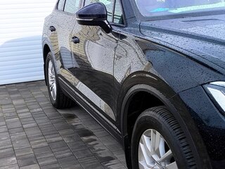 2018 Volkswagen Touareg III, чёрный, 5100000 рублей, вид 4