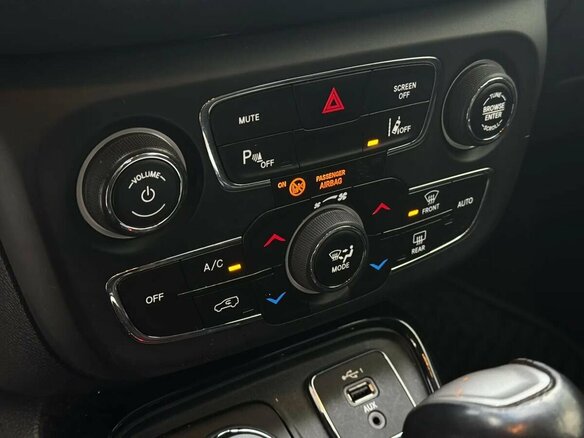 2018 Jeep Compass II, чёрный, 1700000 рублей - вид 11