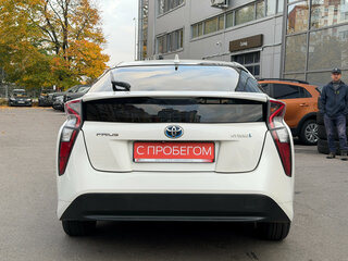 2017 Toyota Prius IV (XW50), белый, 1799000 рублей, вид 5