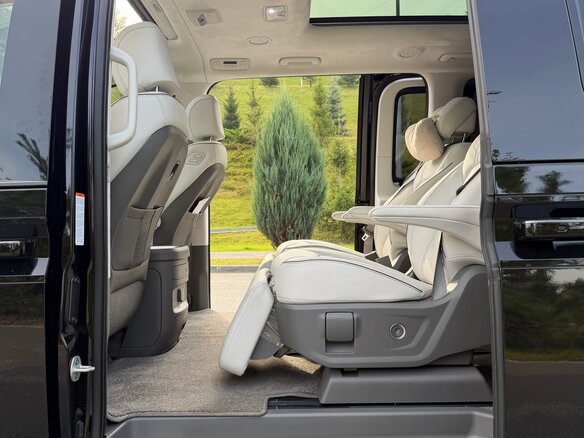 2025 Hyundai Staria I, чёрный, 7900000 рублей - вид 10