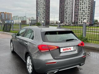 2018 Mercedes-Benz A-Класс 180 d IV (W177), серый, 2000000 рублей, вид 3