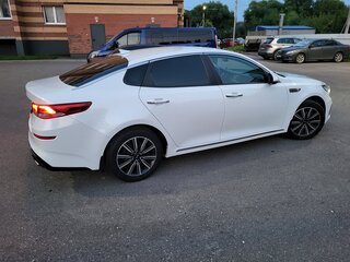 2018 Kia Optima IV Рестайлинг, белый, 1735000 рублей, вид 4